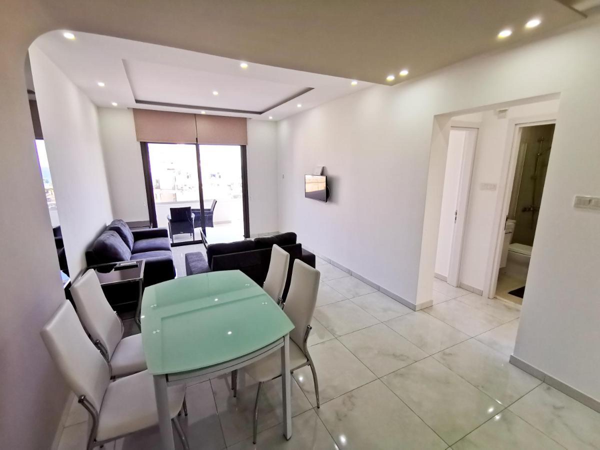 Sunny Daze Seaview Apartment Larnaca Buitenkant foto