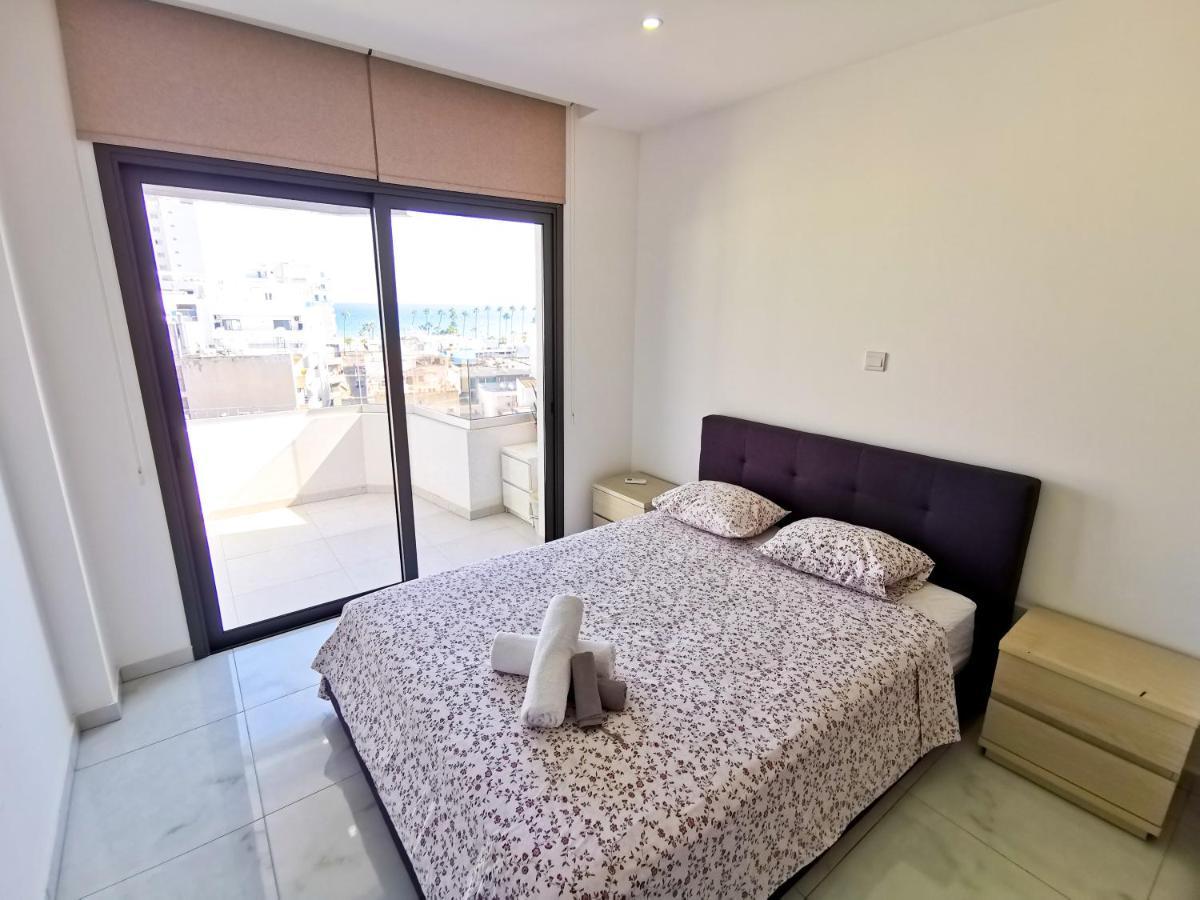 Sunny Daze Seaview Apartment Larnaca Buitenkant foto