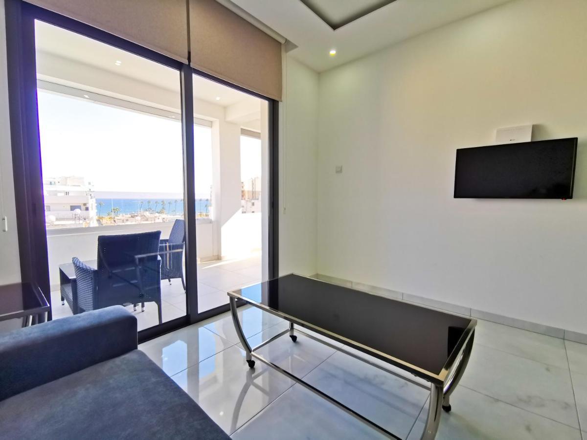 Sunny Daze Seaview Apartment Larnaca Buitenkant foto